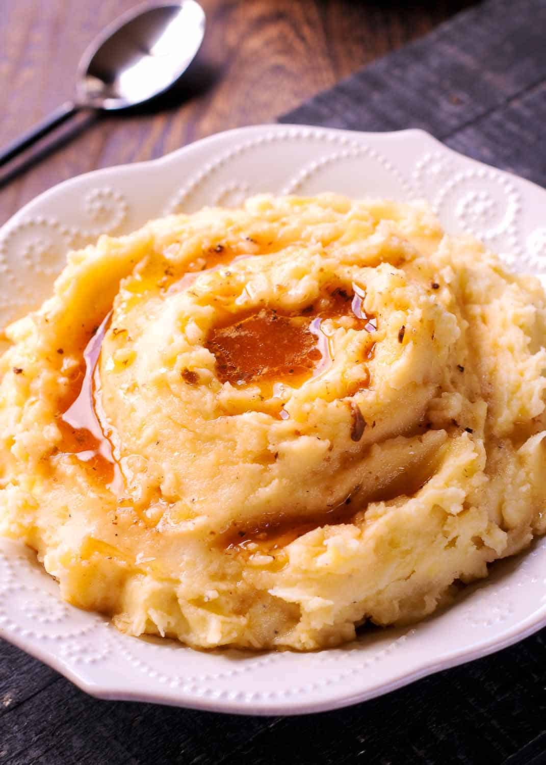 Instant Pot Cheesy Garlic Mashed Potatoes