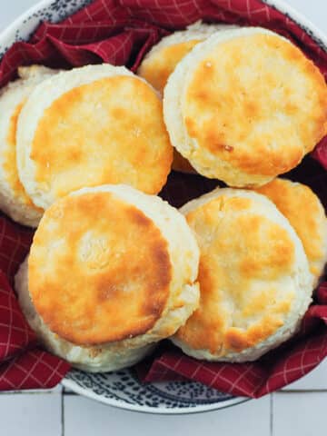 biscuits-in-bowl-with-red-cloth