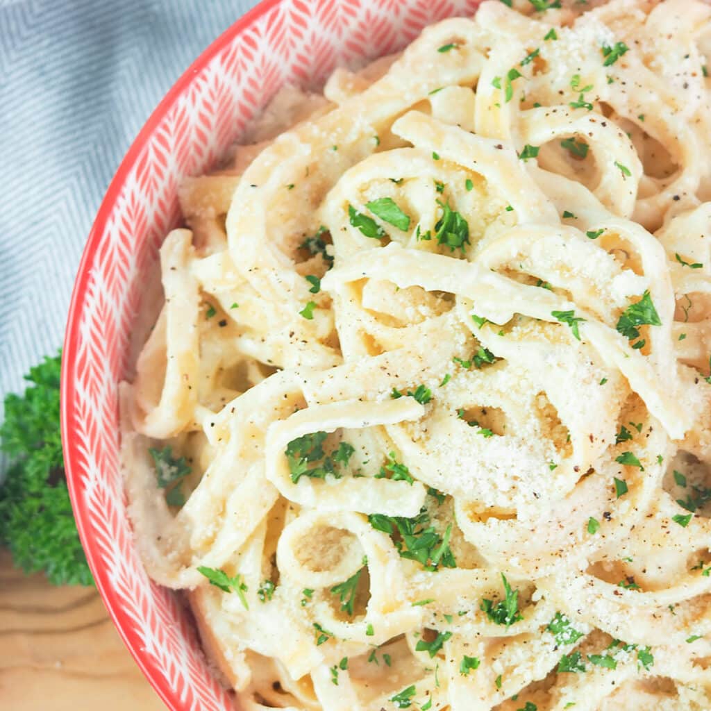 fettucine alfredo in bowl